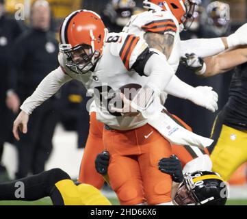 Houston, TX, USA. 23rd Sep, 2018. Houston Texans defensive end J.J. Watt  (99) sacks New York Giants quarterback Eli Manning (10) during the 3rd  quarter of a NFL football game between the