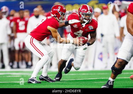 Alabama quarterback Bryce Young (9) looks to the sideline during the ...