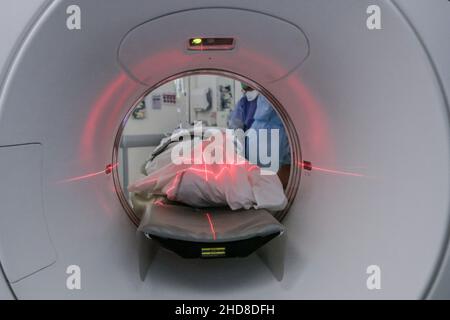 In this photo, doctors scan the lungs of a Covid-19 in intensive car. Following a new wave of Covid-19 cases, the intensive care unit of the Saint André hospital in Bordeaux, France, on January 4, 2022, is again in a crisis situation. Almost all the patients admitted to the intensive care unit are not vaccinated or they are immunocompromised patients who have had only two doses of vaccine. Photo by Thibaud Moritz/ABACAPRESS.COM Stock Photo