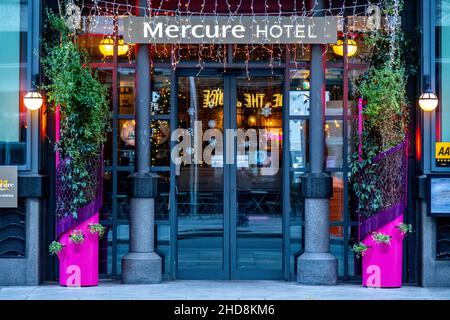 London England UK January 02 2022, Mercure Hotel Front Entrance Southwark London Stock Photo