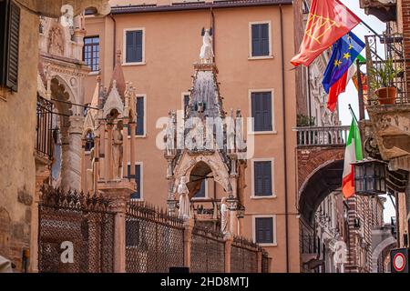 Detail of Arche Scaligere tomb in Verona city center Stock Photo