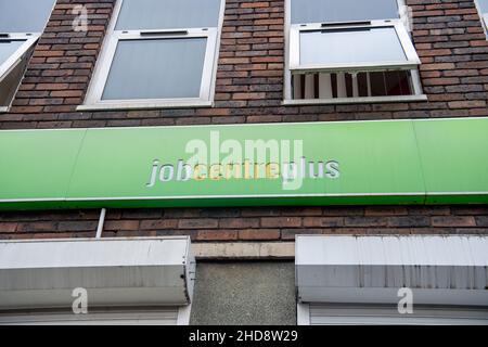 Slough, Berkshire, UK. 30th  December, 2021. The Job Centre Plus in Slough. Many self employed people still remain without work due to the Covid-19 Pandemic. Credit: Maureen McLean/Alamy Stock Photo