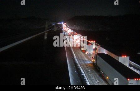 Fredericksburg, Virginia, USA. 4th Jan, 2022. This image provided by the Virginia department of Transportation shows a closed section of Interstate 95 near Fredericksburg. Drivers stranded overnight as snowstorm shuts part of I-95 in Virginia. Some of them, including a U.S. senator, have been trapped more than 20 hours in their cars on the interstate south of Washington, DC Both northbound and southbound sections of the highway were closed due to snow and ice. (Credit Image: © Courtesy VDOT via ZUMA Press Wire) Stock Photo