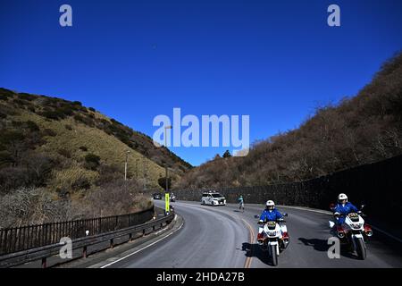 Kanagawa, Japan. Credit: MATSUO. 2nd Jan, 2022. Hiroki Wakabayashi Ekiden : The 98th Hakone Ekiden Race, Tokyo-Hakone Round-Trip College Ekiden Race, 5th section in Kanagawa, Japan. Credit: MATSUO .K/AFLO SPORT/Alamy Live News Stock Photo