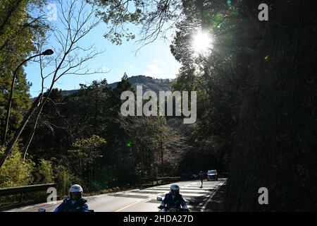 Kanagawa, Japan. Credit: MATSUO. 2nd Jan, 2022. Hiroki Wakabayashi Ekiden : The 98th Hakone Ekiden Race, Tokyo-Hakone Round-Trip College Ekiden Race, 5th section in Kanagawa, Japan. Credit: MATSUO .K/AFLO SPORT/Alamy Live News Stock Photo