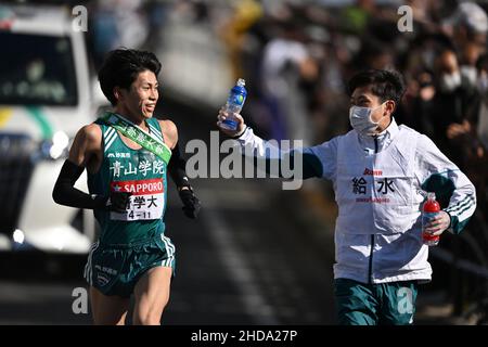 Kanagawa, Japan. Credit: MATSUO. 2nd Jan, 2022. Takayuki Iida Ekiden : The 98th Hakone Ekiden Race, Tokyo-Hakone Round-Trip College Ekiden Race, 4th section in Kanagawa, Japan. Credit: MATSUO .K/AFLO SPORT/Alamy Live News Stock Photo