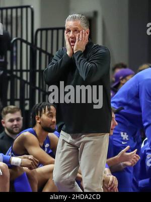 Baton Rouge, LA, USA. 4th Jan, 2022. Kentucky Head Coach John Calipari reacts to a call during NCAA Basketball action between the Kentucky Wildcats and the LSU Tigers at the Pete Maravich Assembly Center in Baton Rouge, LA. Jonathan Mailhes/CSM/Alamy Live News Stock Photo
