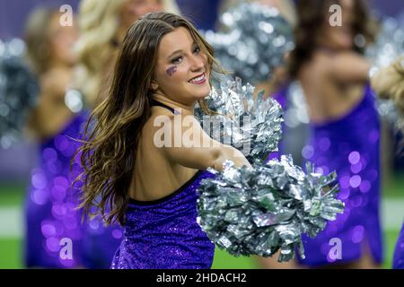 Houston, TX, USA. 4th Jan, 2022. A member of the Kansas State Classy Cats dance team performs during the 1st quarter of the Texas Bowl NCAA football game between the LSU Tigers and the Kansas State Wildcats at NRG Stadium in Houston, TX. Trask Smith/CSM/Alamy Live News Stock Photo