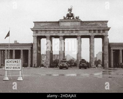 Berlin Crisis of 1961. East German patrols near the Brandenburg Gate. Serie of archivel photos depicts the August 1961 travel ban between East and Wes Stock Photo