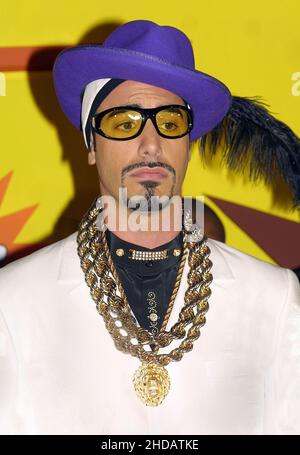 Ali g yellow hi-res stock photography and images - Alamy