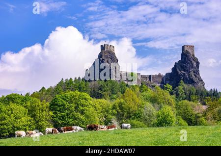 View of Trosky Castle in its scenic rural environment in Rovensko pod Troskami, Bohemian Paradise (Cesky Raj), Kralovehradecky kraj, Czech Republic. Stock Photo
