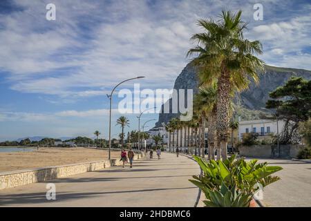 Strandpromenade, Strand, San Vito Lo Capo, Sizilien, Italien Stock Photo