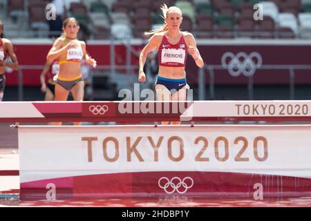 Courtney Frerichs takes silver in steeplechase at Tokyo Olympics 