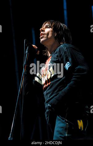 Anthony Kiedis - Red Hot Chili Peppers, V2003, Hylands Park, Chelmsford, Essex, Britain - 16 August 2003 Stock Photo