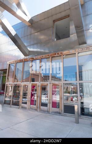 Entrance to the Weisman Art Museum at the University of Minnesota, designed by Frank Gehry. Minneapolis Minnesota MN USA Stock Photo