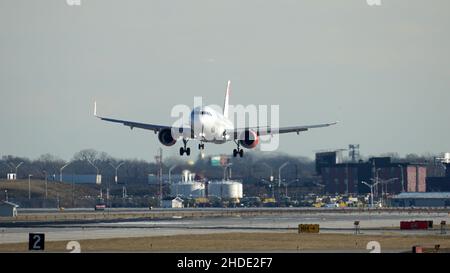 Viva Aerobus Airbus A320 plane prepares for landing at Chicago O'Hare International Airport. Viva is a low-cost carrier from Mexico. Stock Photo