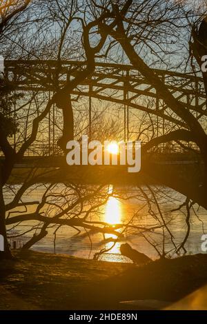 Sonnenuntergang, Große Eiswerderbrücke, Eiswerder, Haselhorst, Spandau, Berlin, Deutschland Stock Photo