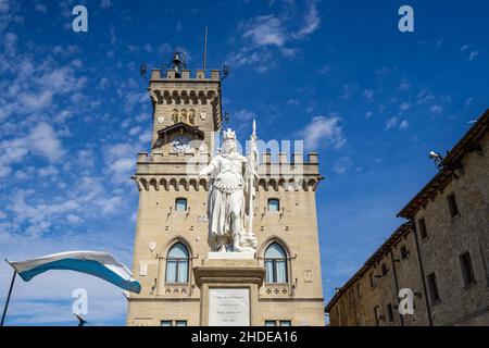 Statue of liberty in front of Palazzo Pubblico (town hall), Republic of San Marino Stock Photo