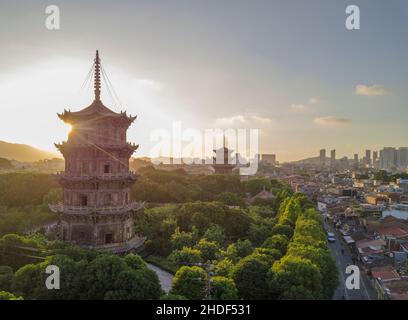 China: Kaiyuan Temple, Quanzhou, Fujian Province. Kaiyuan Si (Kaiyuan ...