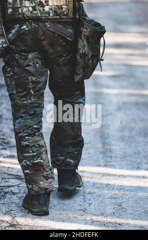 Army soldier rear view outdoor Stock Photo - Alamy