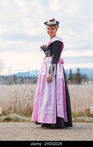 Traditional costumes, traditional traditional costume woman, dirndl ...