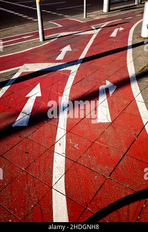 Orientation in road traffic by directional arrows Stock Photo - Alamy
