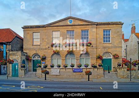 UK, Somerset, Glastonbury, Magdalene Street, Town Hall Stock Photo