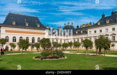 courtyard garden, castle pillnitz, courtyard gardens, schloss pillnitzs Stock Photo