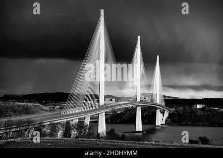 South Queensferry, Scotland, UK. 30 January 2020.  Queensferry Crossing bridge closed and Forth Road Bridge opened to all traffic this morning as temp Stock Photo