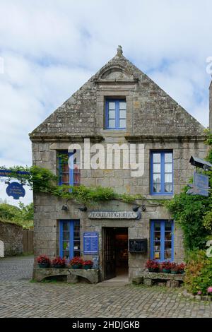 Ancient Stone House In Locronan In Brittany In France Stock Photo Alamy ancient-stone-house-in-locronan-in-brittany-in-france-stock-photo-alamy