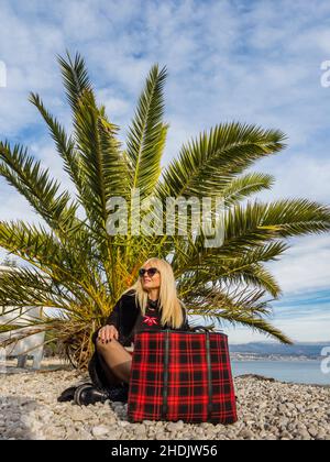 Woman wearing green fishnet tights Stock Photo - Alamy