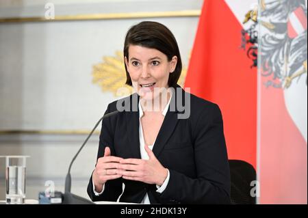 Vienna, Austria. 6th January 2022. Press conference after the consultations on the corona development on Thursday, January 6th, 2022, in the Federal Chancellery in Vienna with Chief Medical Officer Katharina Reich Stock Photo