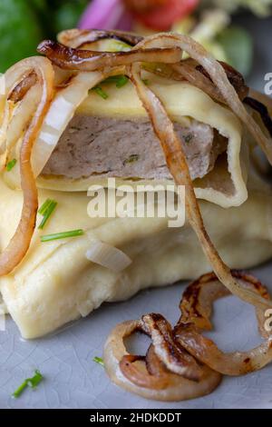 onions, maultasche, swabian cuisine, onion, maultasches, german cuisine, german food, schwäbische cuisines, swabian cuisines, swabian food Stock Photo