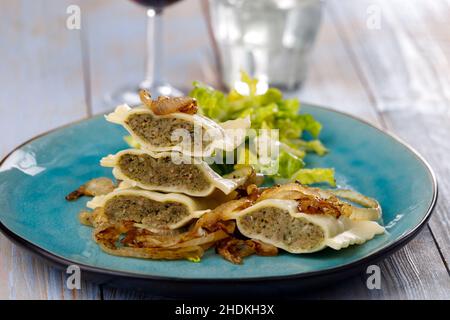 maultasche, swabian cuisine, maultasches, german cuisine, german food, schwäbische cuisines, swabian cuisines, swabian food Stock Photo