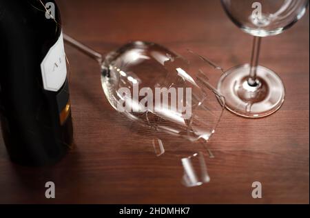 wine glass, broken, glas ware, brokens Stock Photo