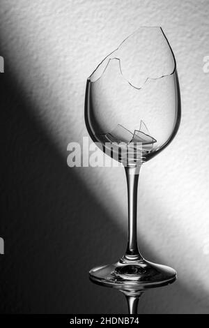 wine glass, broken, glas ware, brokens Stock Photo