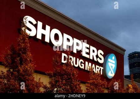 Shoppers Drug Mart in Toronto, Canada Stock Photo - Alamy