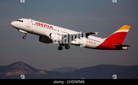 Iberia Airbus A320 EC-LRG taking off from Barcelona Airport Stock Photo
