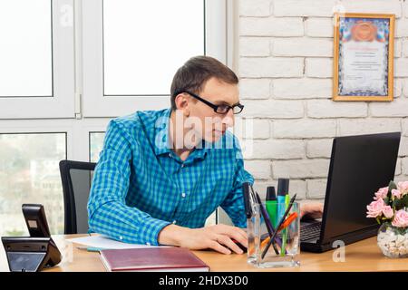 laptop, desk, employee, computer, computers, laptops, desks, employees Stock Photo