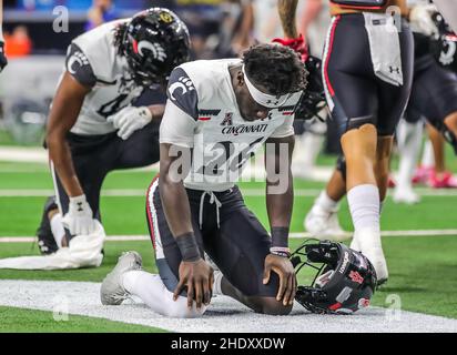 December 31, 2021: Cincinnati Bearcats cornerback Ahmad Gardner (1) during  the Cotton Bowl Classic Football Game between the University of Cincinnati  Bearcats and the University of Alabama Crimson Tide at AT&T Stadium