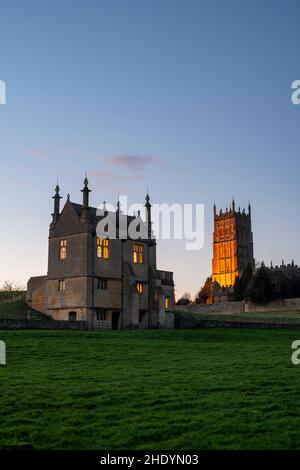East Banqueting House and Saint James Church at Dusk in January. Chipping Campden, Cotswolds, Gloucestershire, England Stock Photo
