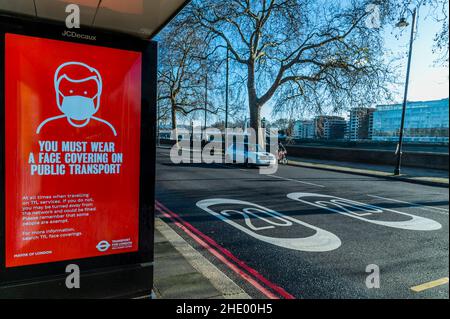 London, UK. 7th Jan, 2022. 2020 has passed and was another year of the mask - roads remain quiet as the latest stay at home advice is in force, due to the Omicron variant of covid 19. Credit: Guy Bell/Alamy Live News Stock Photo