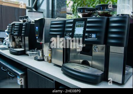 https://l450v.alamy.com/450v/2he0bp0/coffee-making-machines-on-a-shelf-2he0bp0.jpg