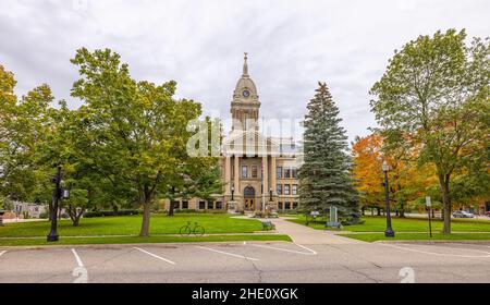 Mason, Michigan, USA - October 24, 2021: The Ingham County Courthouse Stock Photo