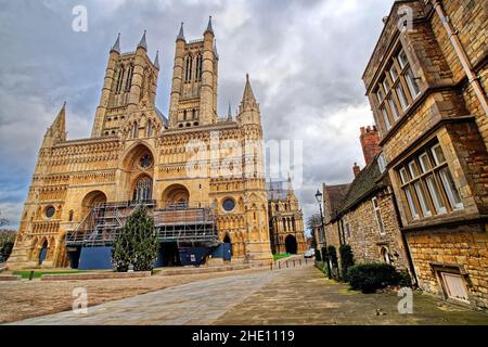 UK, Lincolnshire, Lincoln Cathedral West Front and Minster Yard Stock Photo