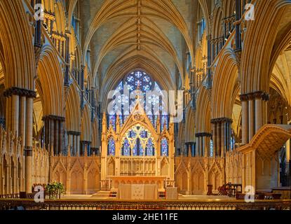 UK, Lincolnshire, Lincoln Cathedral High Altar Stock Photo