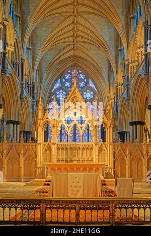 UK, Lincolnshire, Lincoln Cathedral High Altar Stock Photo