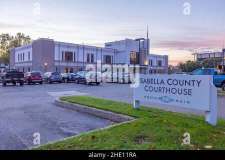 Mount Pleasant, Michigan, USA - October 22, 2021: The Isabella County Courthouse Stock Photo