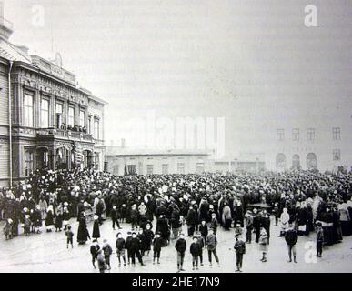 Groups of protesters in the streets during the civil unrest and failed revolution attempt of January 1905 that led to the Bloody Sunday massacre when troops were used to restore order. Stock Photo