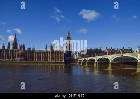 London, UK. 07th Jan, 2022. General view of the Houses of Parliament, Big Ben, Westminster Bridge and River Thames on a clear day. (Photo by Vuk Valcic/SOPA Images/Sipa USA) Credit: Sipa USA/Alamy Live News Stock Photo